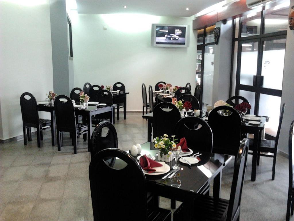 Planet Hotel Douala Exterior foto