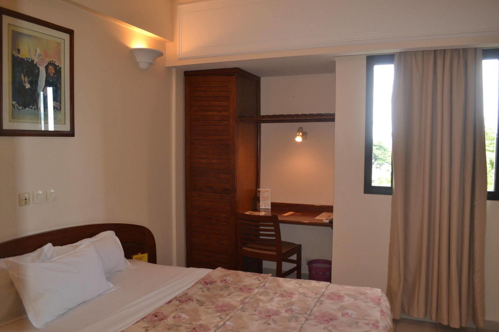 Planet Hotel Douala Exterior foto